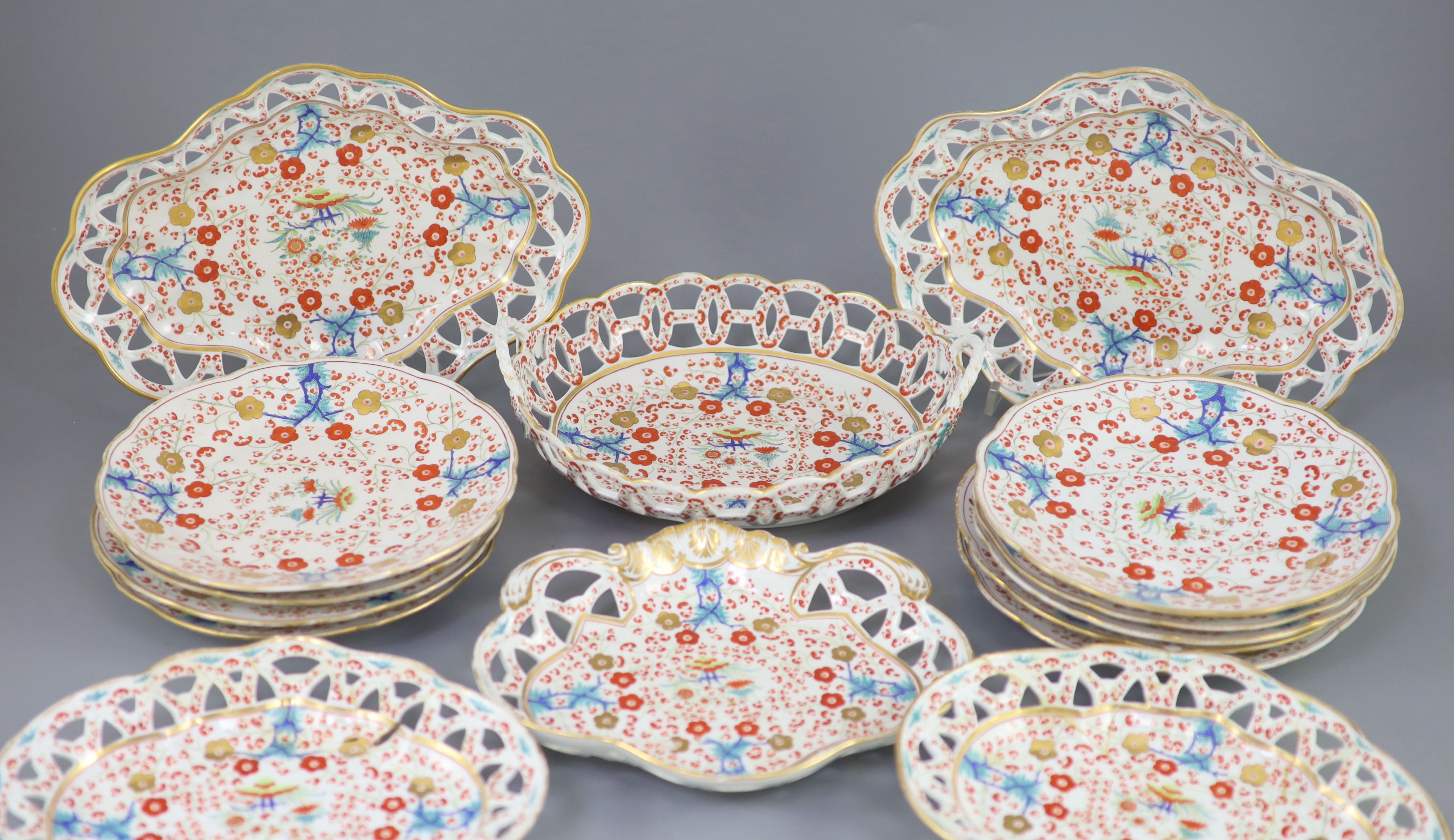 A rare Chamberlains Worcester Kakiemon pattern part dessert service, c.1820, the oval basket 26.5cm across